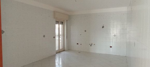 3 rooms Apartment in Caserta, Italy No. 293091 26