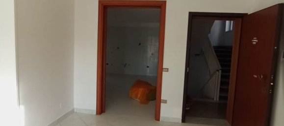 3 rooms Apartment in Caserta, Italy No. 293091 27