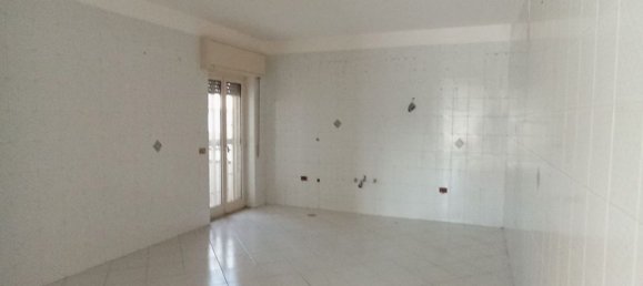 3 rooms Apartment in Caserta, Italy No. 293091 14
