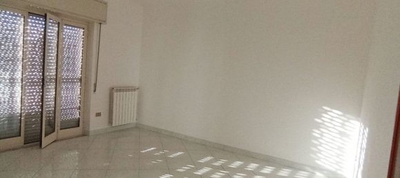 3 rooms Apartment in Caserta, Italy No. 293091 16