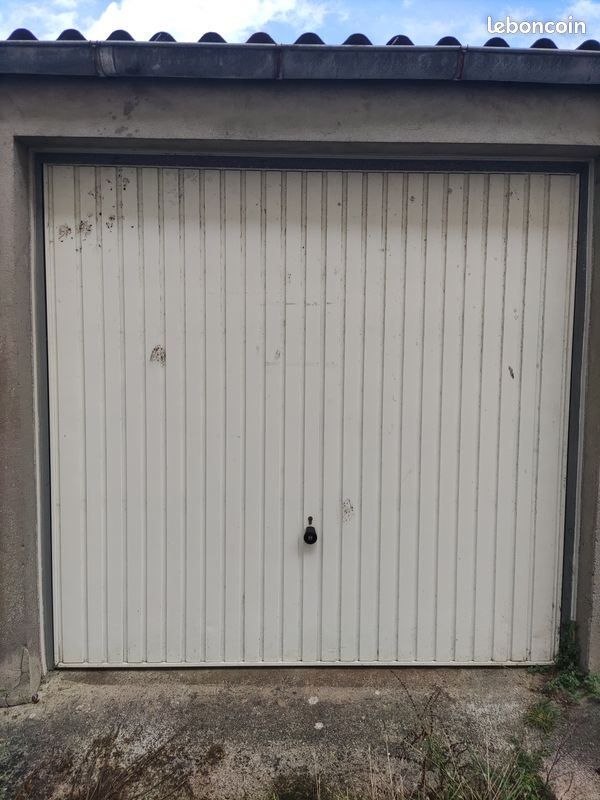 Garaje en Brest, France No. 331607