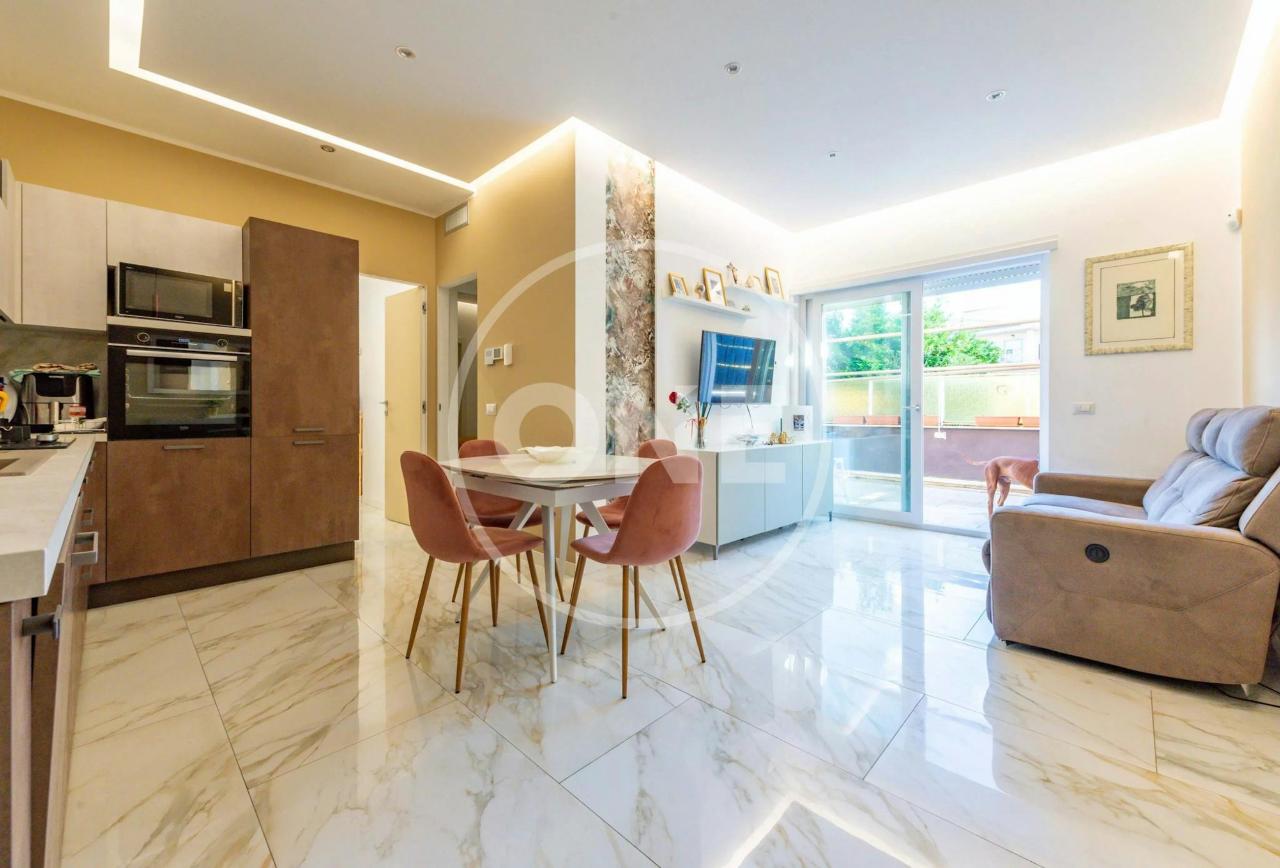 Apartamento de 3 habitaciónes en Rome, Italy No. 14774