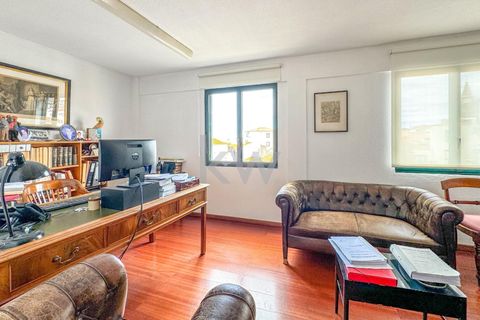 100m² Office in Funchal, Portugal No. 244813