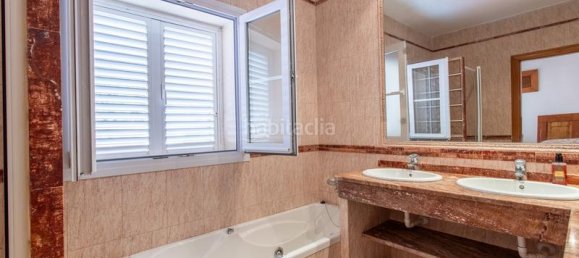 6 bedrooms Villa in Cadiz, Spain No. 29230 33