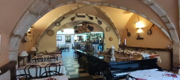 Gewerbliche Immobilie in Chaumont, France 202m², Nr. 92746 6