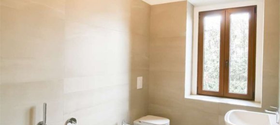 3 rooms Apartment in Giussano, Italy No. 4948 11