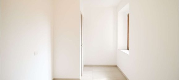 3 rooms Apartment in Giussano, Italy No. 4948 17