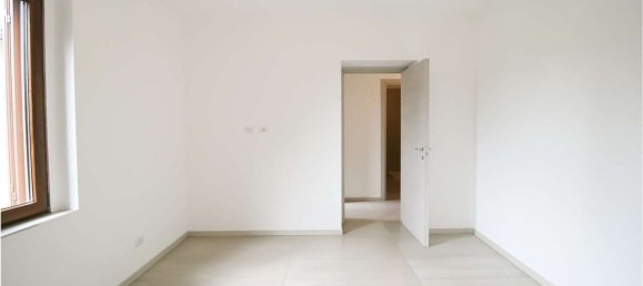 3 rooms Apartment in Giussano, Italy No. 4948 20