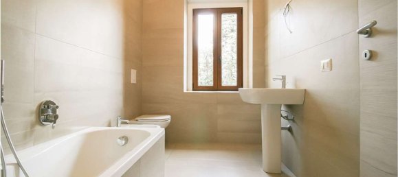 3 rooms Apartment in Giussano, Italy No. 4948 12