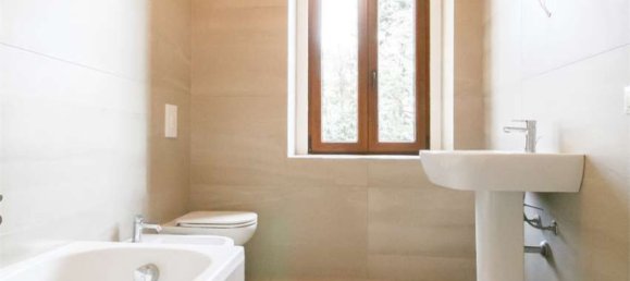 3 rooms Apartment in Giussano, Italy No. 4948 13