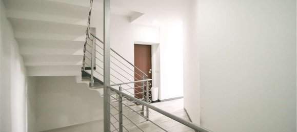 3 rooms Apartment in Giussano, Italy No. 4948 25