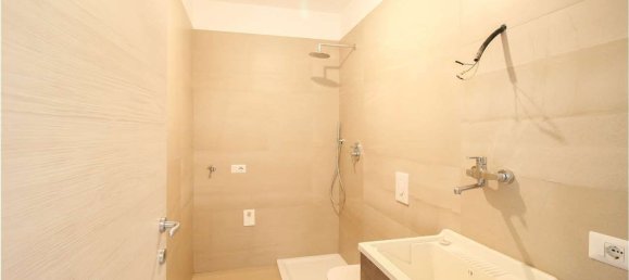 3 rooms Apartment in Giussano, Italy No. 4948 16