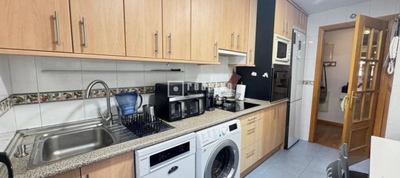 Apartamento de 3 dormitorios en Madrid, Spain No. 172946 4