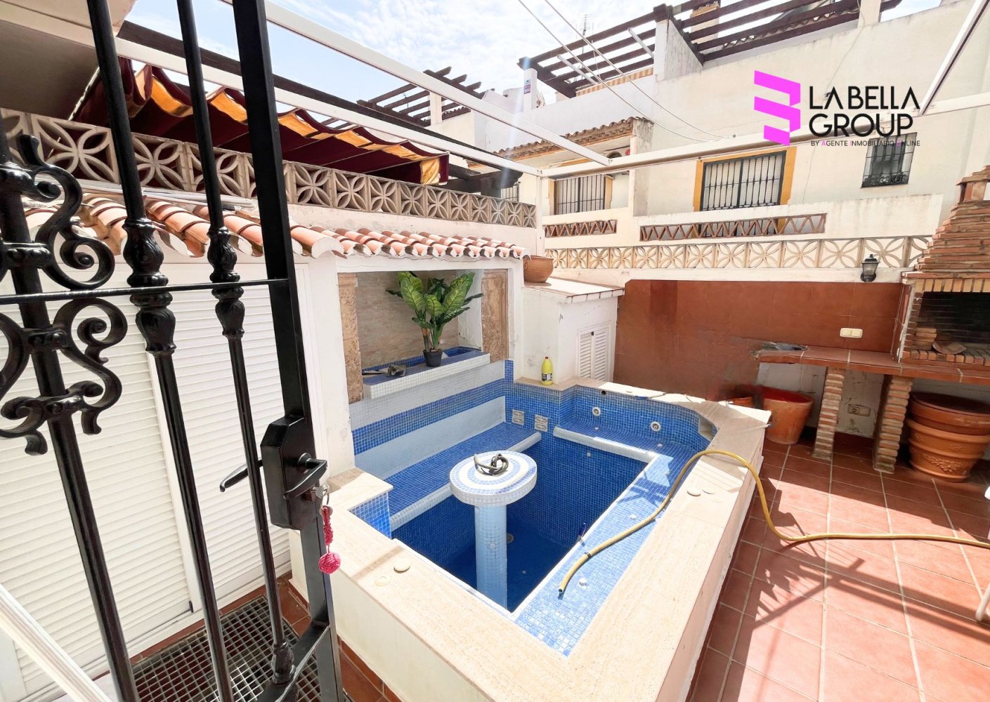 6 bedrooms Townhouse in Marbella, Spain No. 218338