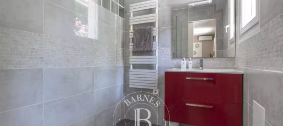 6 bedrooms House in Bievres, France No. 180746 23