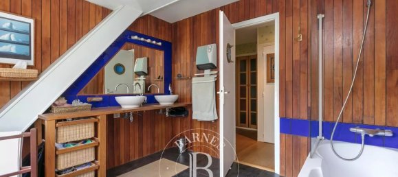 6 bedrooms House in Bievres, France No. 180746 16