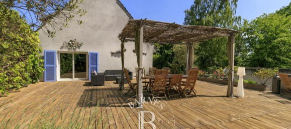 6 bedrooms House in Bievres, France No. 180746 7