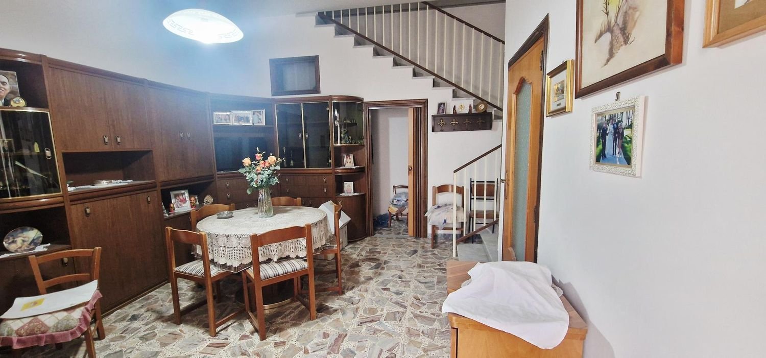 Дом с 3 спальнями в Орта Нова, Италия № 403671