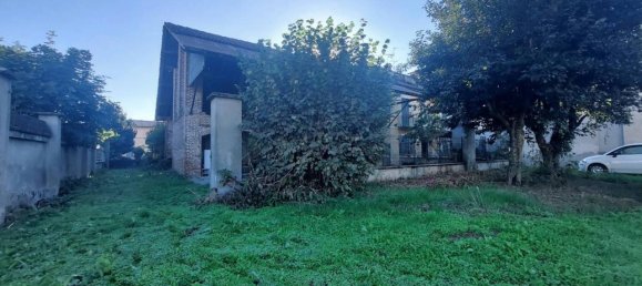 8-Zimmer Haus in Pieve Porto Morone, Italy, Nr. 83130 10