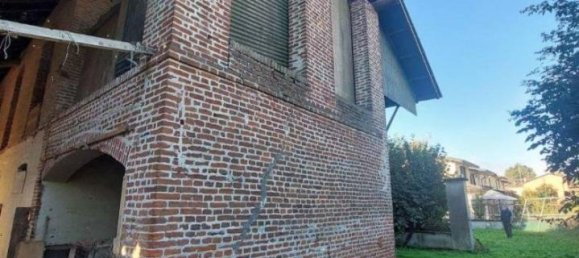 8-Zimmer Haus in Pieve Porto Morone, Italy, Nr. 83130 6