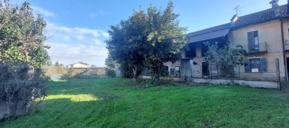 8-Zimmer Haus in Pieve Porto Morone, Italy, Nr. 83130 2