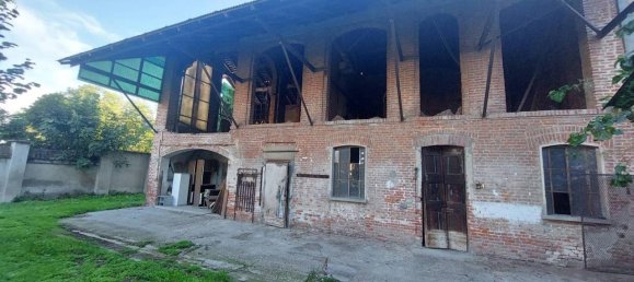 8-Zimmer Haus in Pieve Porto Morone, Italy, Nr. 83130 3