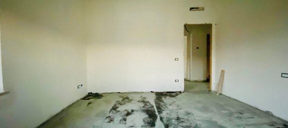 4 rooms Apartment in Capannori, Italy No. 42682 28