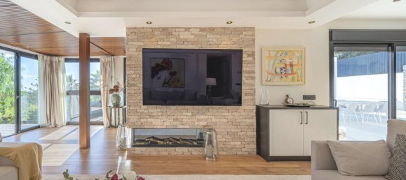 5 bedrooms Villa in Marbella, Spain No. 41232 7