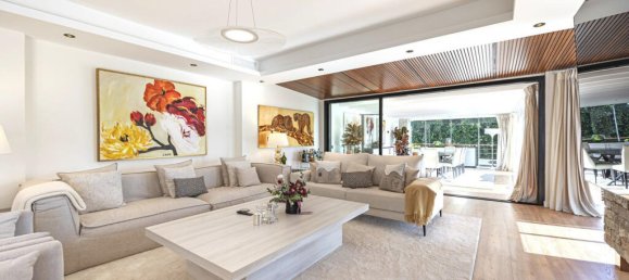 5 bedrooms Villa in Marbella, Spain No. 41232 20