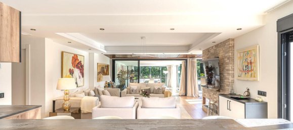 5 bedrooms Villa in Marbella, Spain No. 41232 30