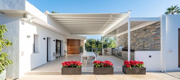 5 bedrooms Villa in Marbella, Spain No. 41232 53