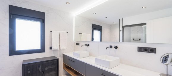 5 bedrooms Villa in Marbella, Spain No. 41232 71