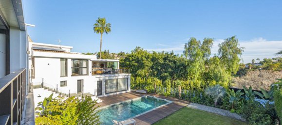 5 bedrooms Villa in Marbella, Spain No. 41232 99