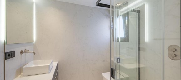 5 bedrooms Villa in Marbella, Spain No. 41232 82