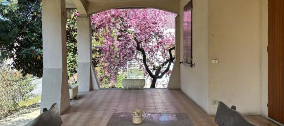 Casa de 6 habitaciónes en Torrile, Italy No. 236258 4