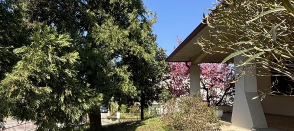 Casa de 6 habitaciónes en Torrile, Italy No. 236258 2