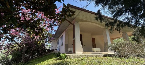 Casa de 6 habitaciónes en Torrile, Italy No. 236258 3