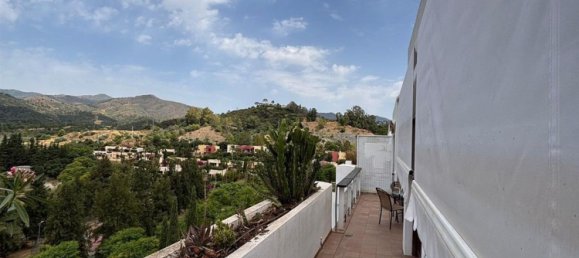 3 bedrooms Apartment in Benahavis, Spain No. 133806 2