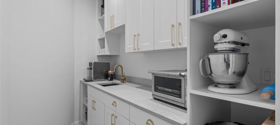 4 bedrooms Commercial property in Longmont, USA No. 560273 11