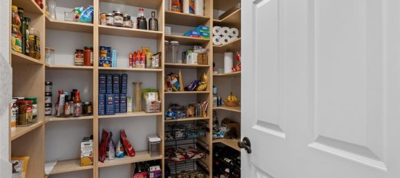 4 bedrooms Commercial property in Longmont, USA No. 560273 12