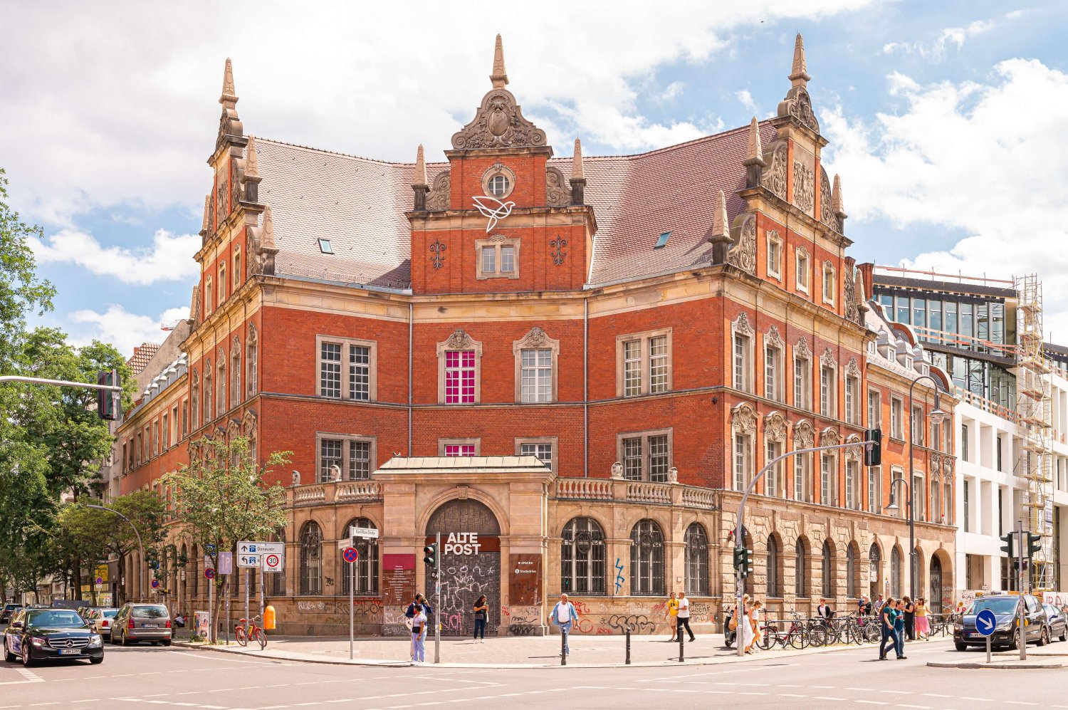 Здание с 2 комнатами в Нойкёльн, Германия № 111443