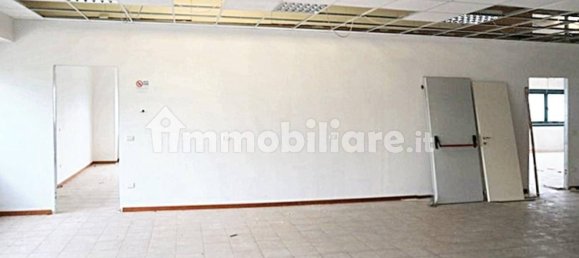 238m² Office in Falconara Marittima, Italy No. 317023 4