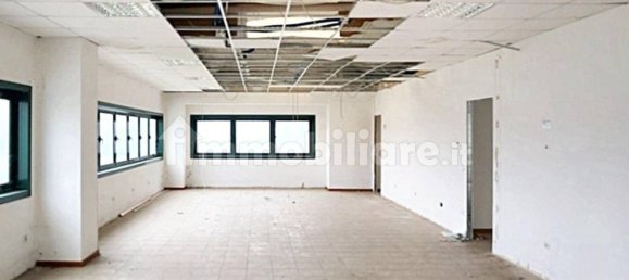 238m² Office in Falconara Marittima, Italy No. 317023 2