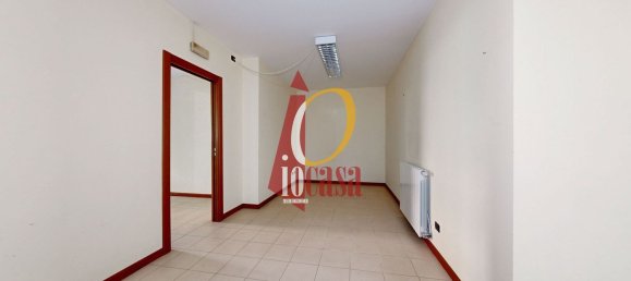 Bureau à San Giuliano Milanese, Italy 80m² No. 381421 16
