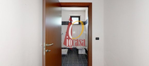 Bureau à San Giuliano Milanese, Italy 80m² No. 381421 24