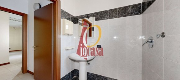 Bureau à San Giuliano Milanese, Italy 80m² No. 381421 26