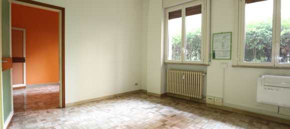 3 rooms Office in Bologna, Italy No. 135818 4