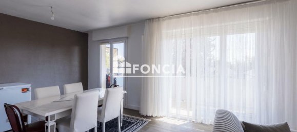 3 bedrooms Apartment in Amilly, France No. 251928 5