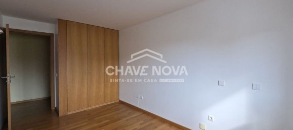 Квартира с 4 спальнями в Матозиньюш, Португалия № 32257 10