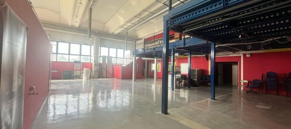 530m² Warehouse in Rome, Italy No. 320483 2